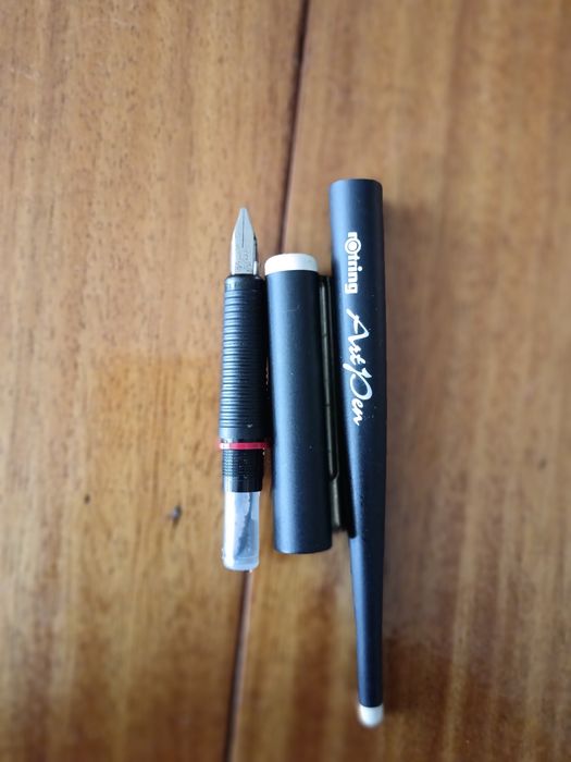 Caneta Rotring Artpen