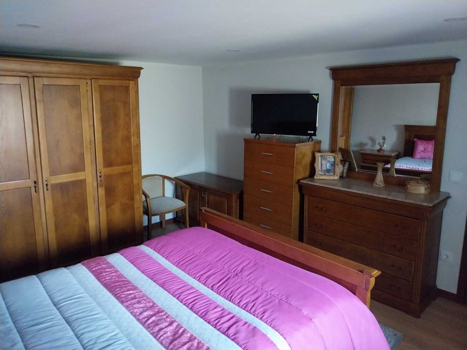 Quarto casal em madeira