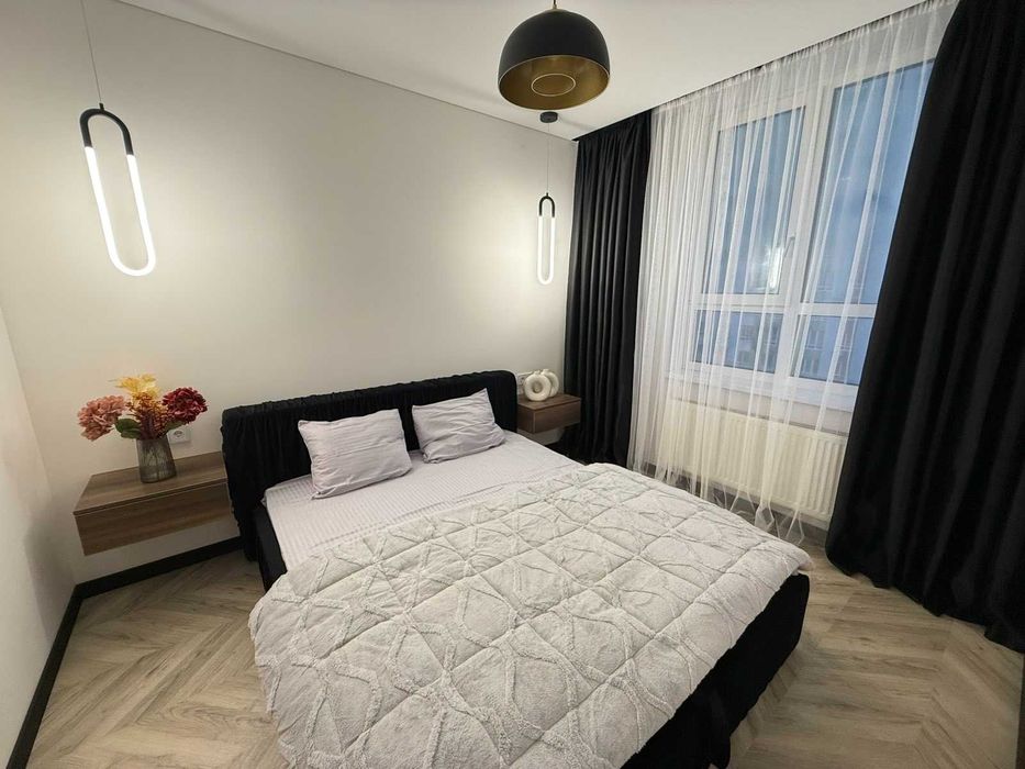 Продаю Євро 2К з новим ремонтом і технікою в Центральному парку.