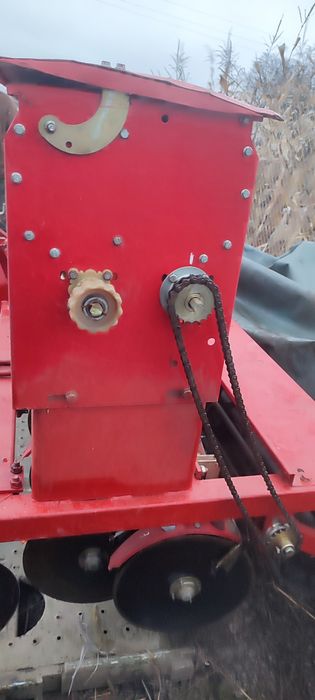 Продам сівалку зернову 16 рядкову