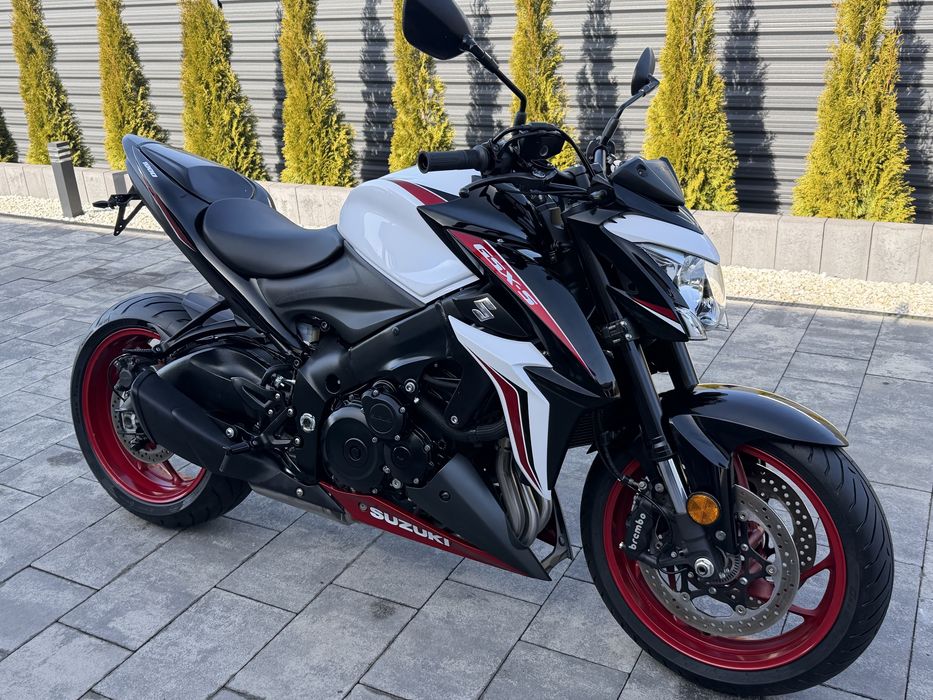 Suzuki gsx s 1000