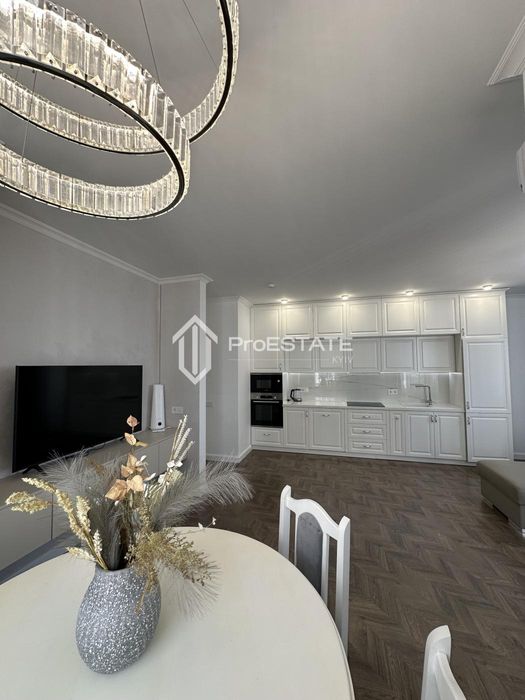 Без%  Продаж  3к квартири  ЖК Seven Дніпровська набережна,18А