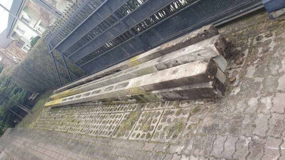 Słupy betonowe zbrojone 7m, 8m.