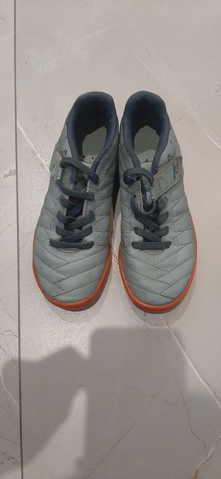 Buty piłkarskie korki halówki