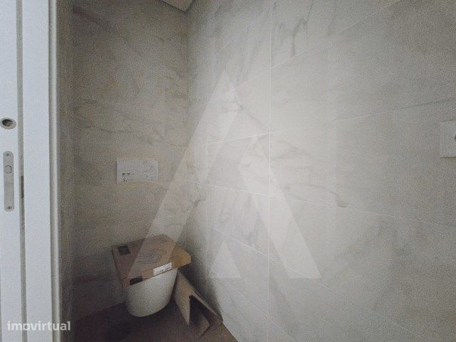 Apartamento T2 moderno - Open Space com imensa luz natura