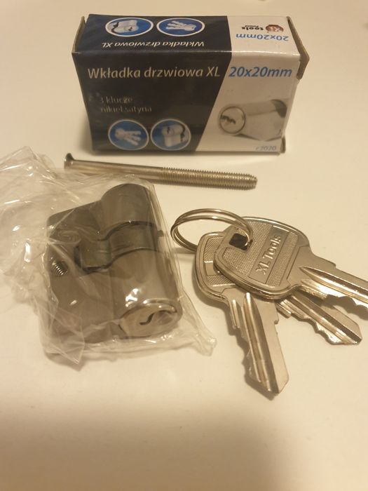 Wkładka do drzwi 20×20 nikiel