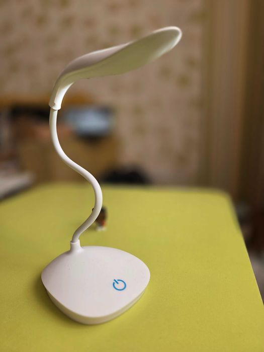 Настільна LED лампа USB з акумулятором гнучка
