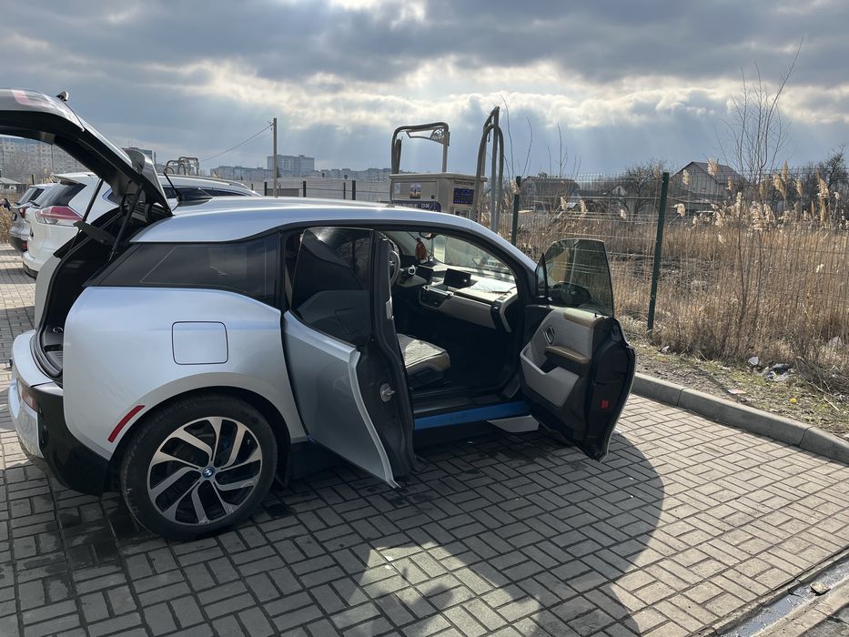 Електромобіль BMW I3