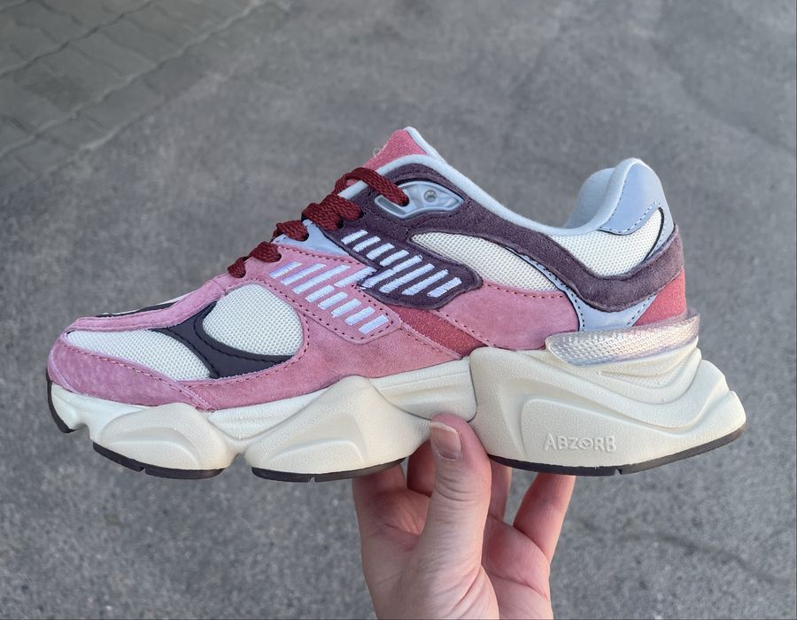 Жіночі кросівки New Balance 9060 Cherry Blossom Pack Mineral Red