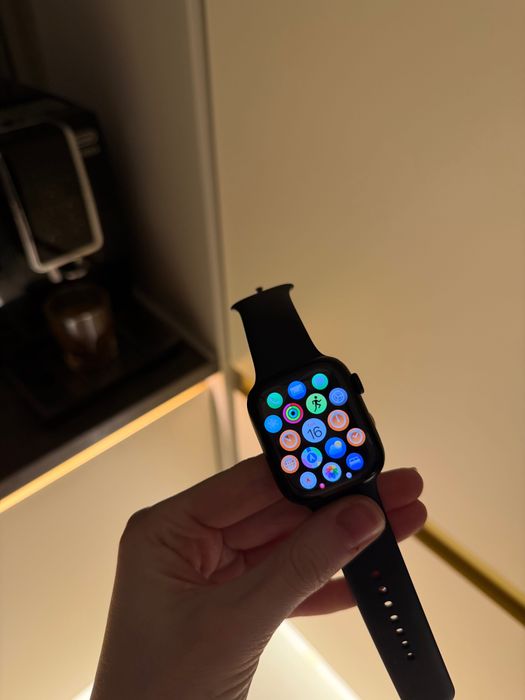 Продам Apple Watch Series 7