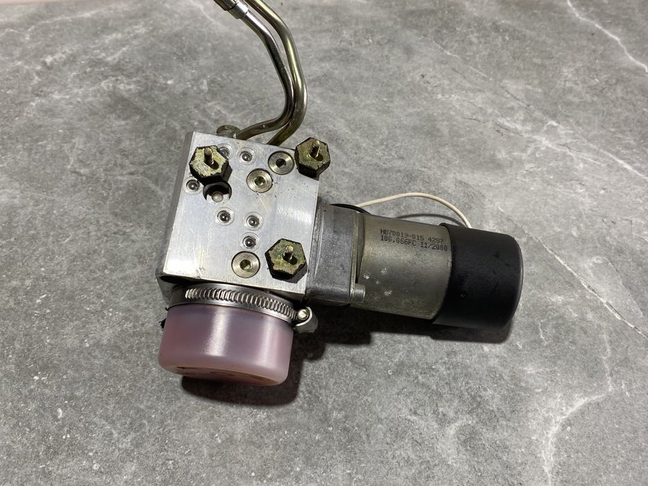 Насос Кришки Багажника БМВ Е39 Універсал Гідравлічний Насос 7004889