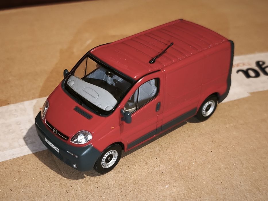 Opel Vivaro A Furgon (2001) - Minichamps 1:43