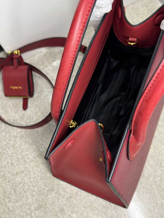 Сумка Prada бордова шкіряна / Женская кожаная сумка Прада бордо