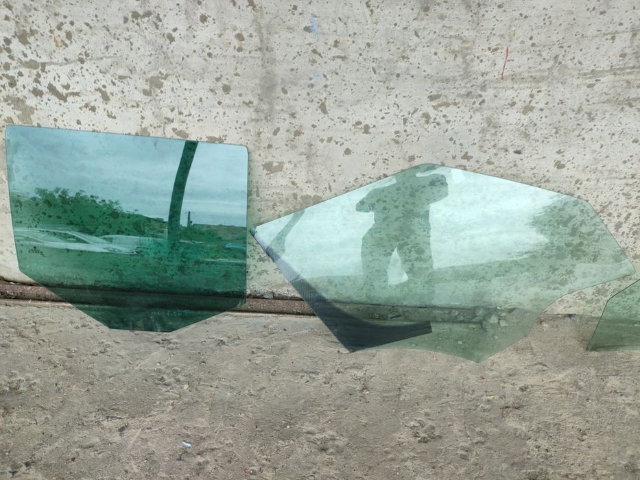 Скло дверей Шкода Октавія А5 Фабія Румстер стекло Skoda Octavia A5