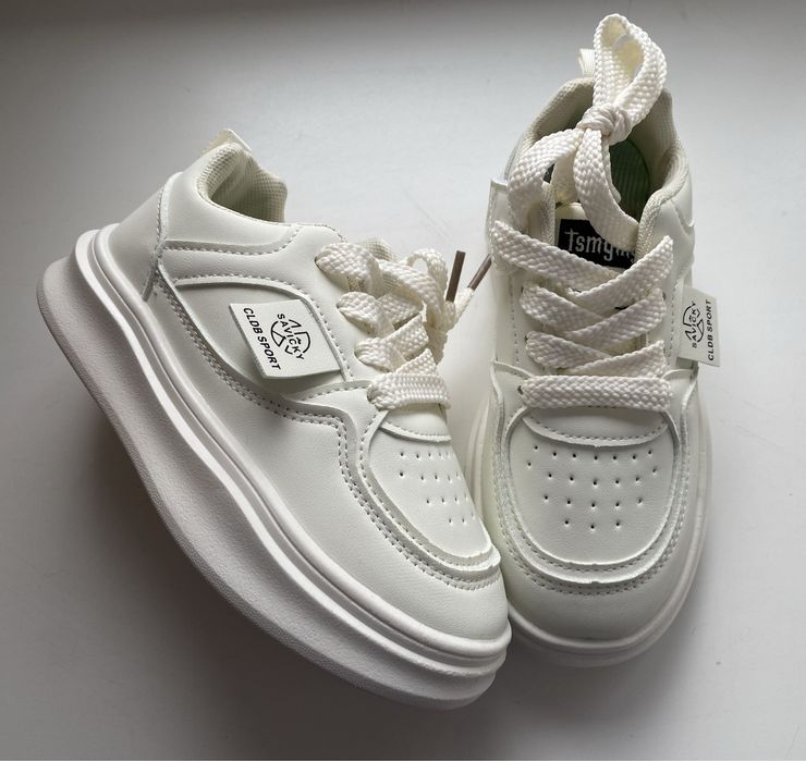 Білі кросівки, хайтопи