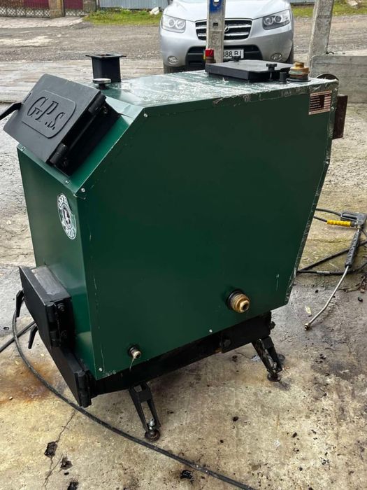 Продається твердопаливний котел