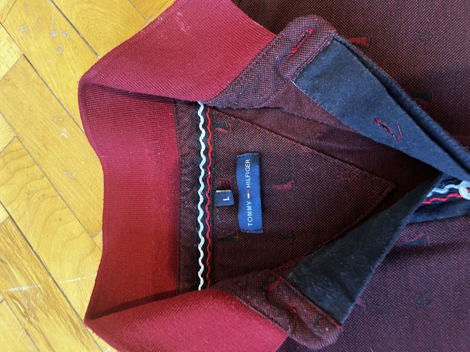 Продам теніску Tommy Hilfiger