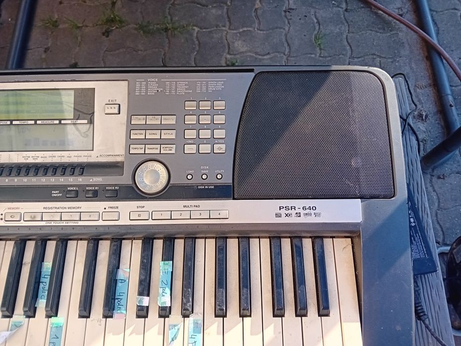 Keyboard Yamaha PSR-640 + Stacja dysków – Sprawny, przetestowany!