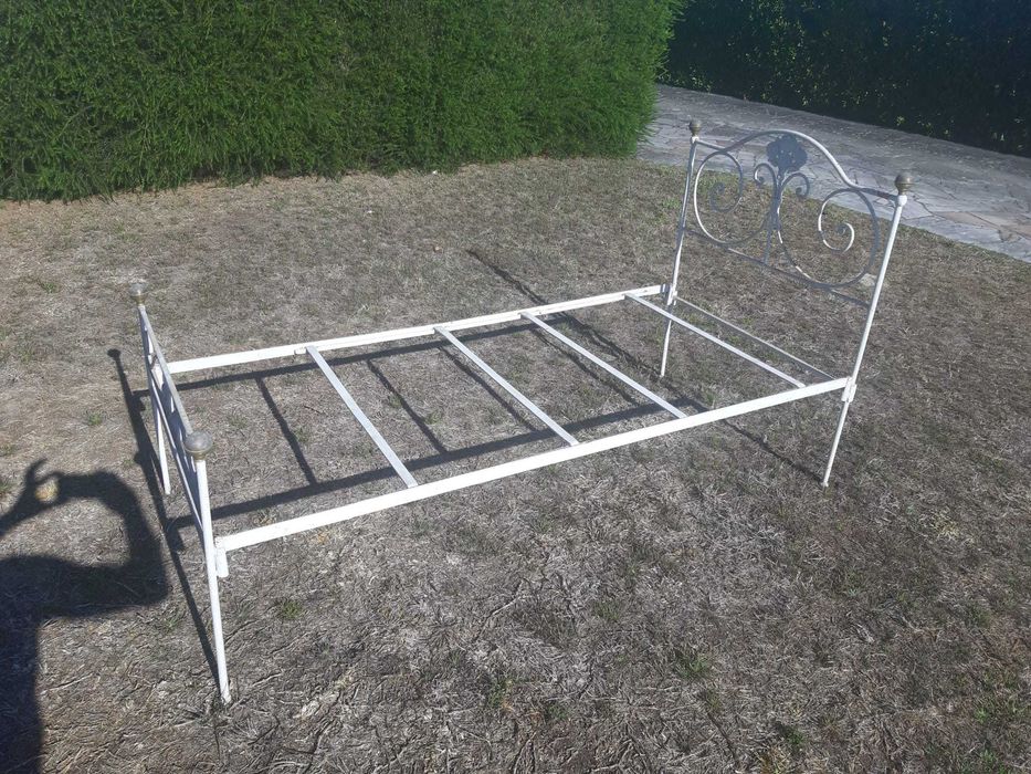 Cama de ferro antiga (1940)