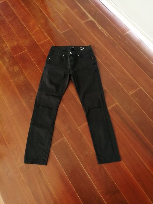 Calça de sarja preta