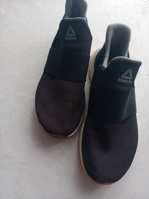 Кросівки для дівчат