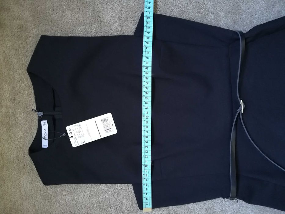 Vestido novo, estilo executivo, Mango, cor preta, tamanho S