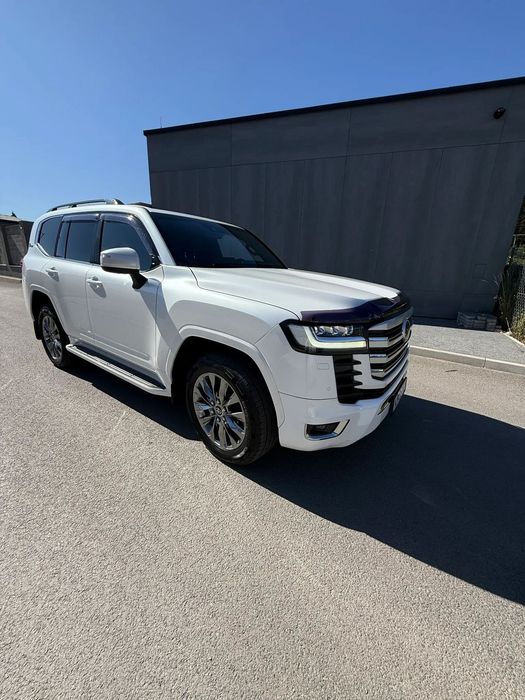 Toyota  Toyota Land Cruiser 300 70th Anniversary