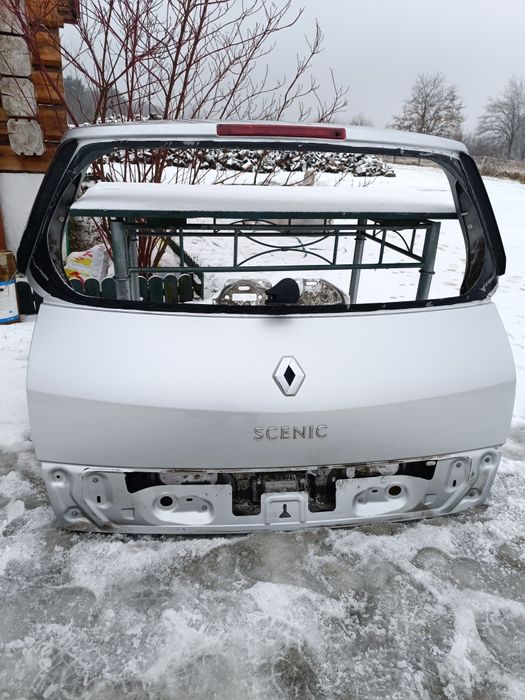 Klapa bagażnika Renault scenic 2