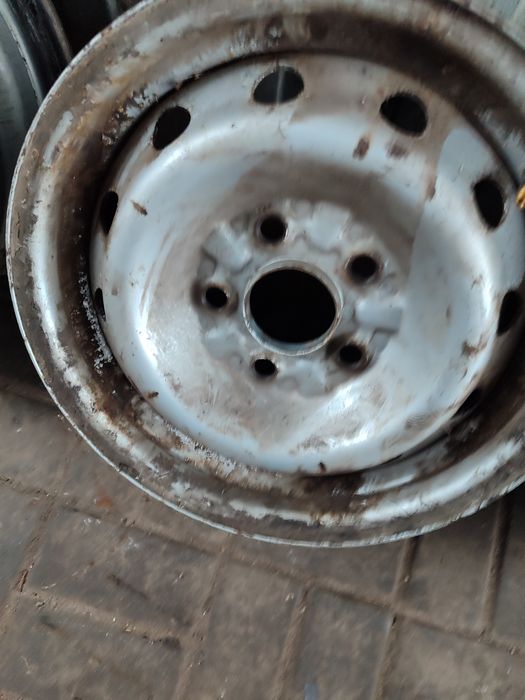 Диски металеві r15 kia hyundai mazda 5.114.3 dia 67.1 et52.5