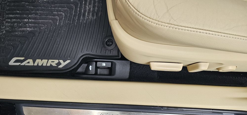 Продам Toyota Camry PREMIUM