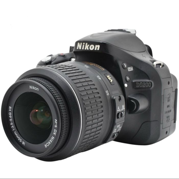 Nikon D5200 com lente 18-55mm (DSLR)