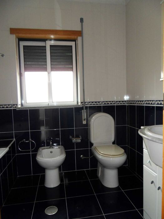 Moradia Isolada T5, 5 WC´s, Aquecimento Central, Viseu