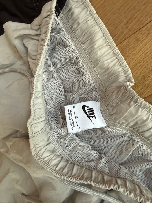 Nike AIR NYLON PANTS, знизу на утяжках