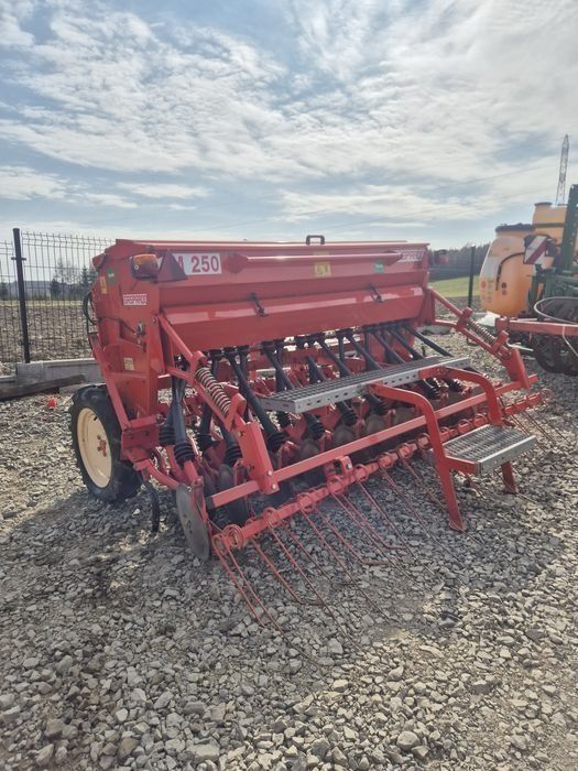 Siewnik zbożowy talerzowy 2.5m gaspardo maschio m250 amazone d9 d8 Ści