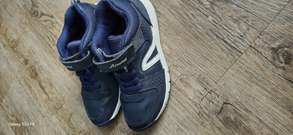 Buty chłopięce 33