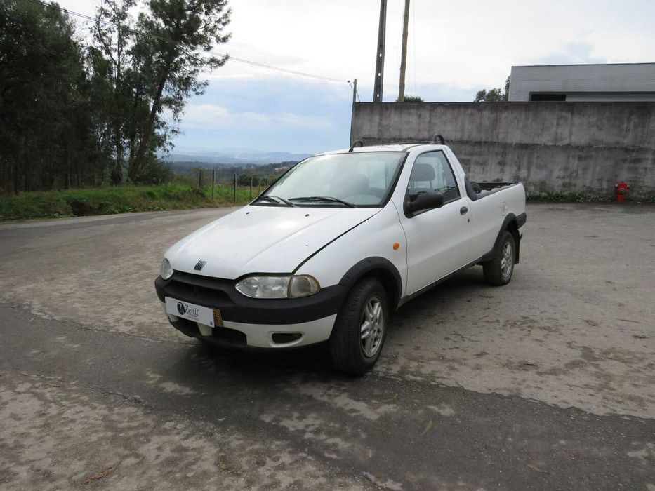 Fiat Strada 1.9MultiJet de 2001 - Peças Usadas