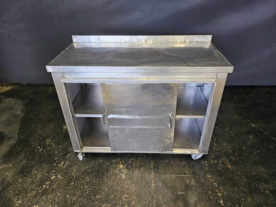 Bancada fechada em inox