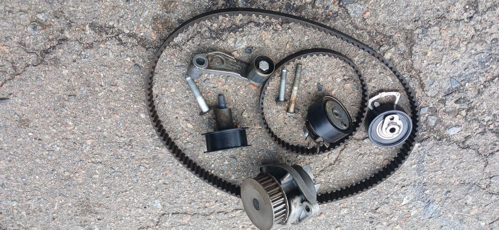 Комплект ГРМ + Помпа Гольф 4 1.4 16v