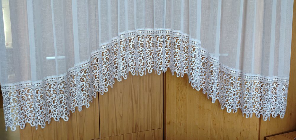 Nowa firanka z gipiurą 180 x 150/120cm