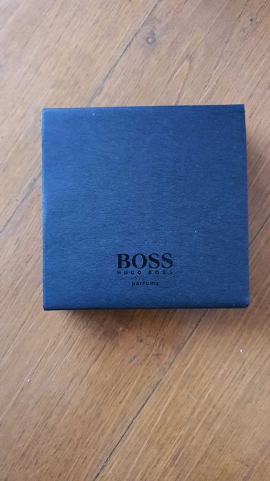 Espelho de carteira Hugo Boss dourado, novo