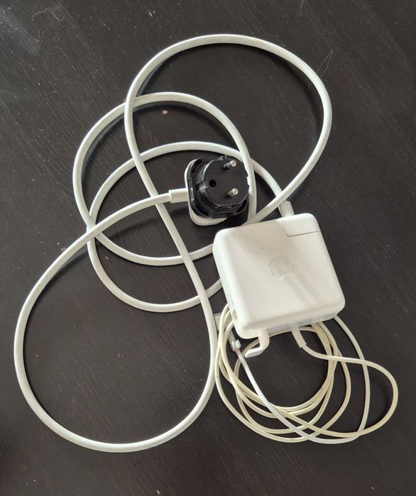 MacBook Pro Retina 15 inch, Mid 15, 16 GB RAM, HD 1 TB flash