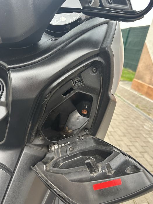 Продаю yamaha x max 300 2021 рік