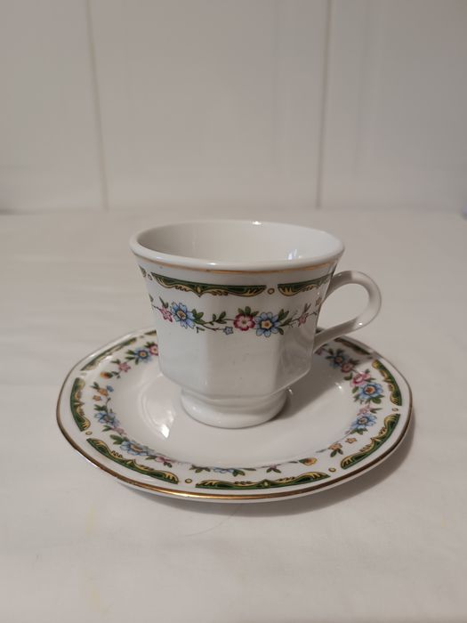 Chávena de Chá e pires branca verde e dourado