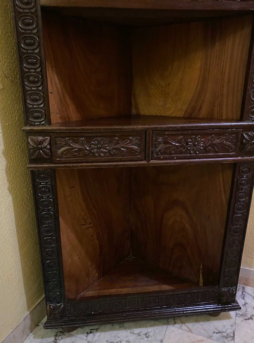 Belo Móvel/Armário/Antiguidade /de Africa.Castanho.Boa Condição.