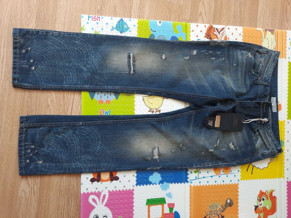 Продаються нові джинси