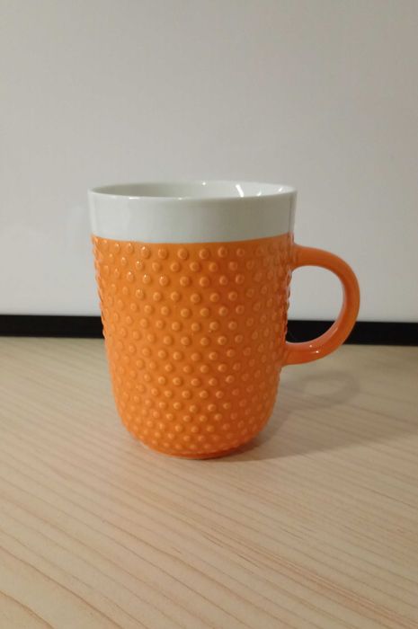 Kubek ceramiczny Home&You Textur, pomarańcz, kropki 3D, 350 ml.
