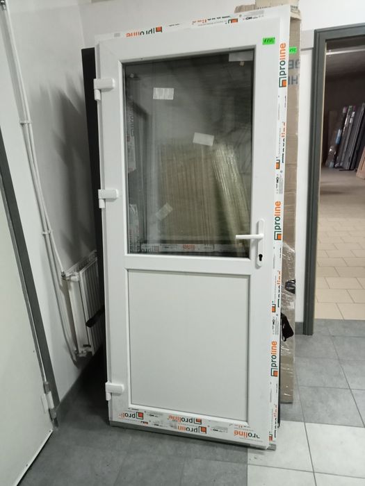 Drzwi zewnętrzne pcv biale