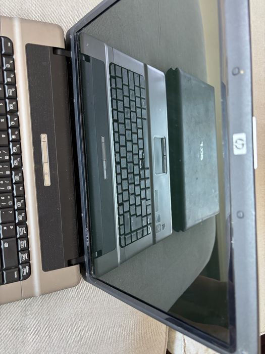 Lote de 2 computadores portáteis HP + Acer para peças