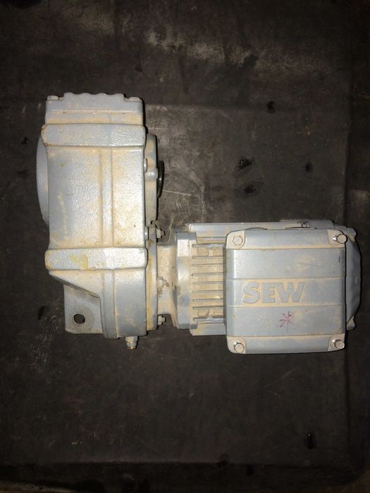 Мотор редуктор циліндричний