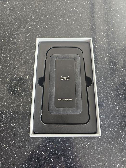 Ładowarka indukcyjna volvo